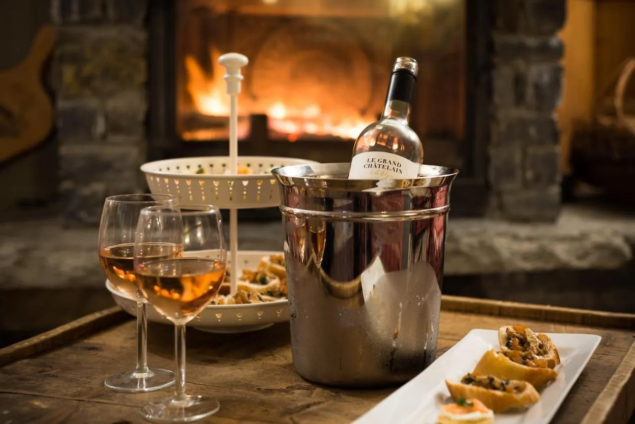 Chalet Cote Coeur, La Tania, With Outdoor Hot Tub And 7 Ensuite Rooms