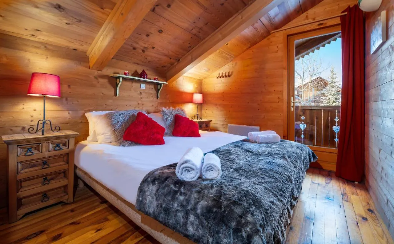 Chalet Cote Coeur, La Tania, With Outdoor Hot Tub And 7 Ensuite Rooms