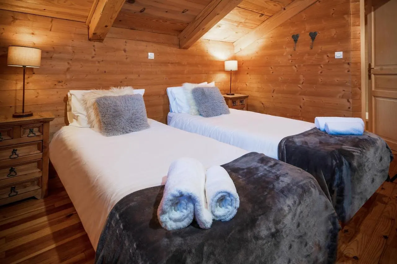 Chalet Cote Coeur, La Tania, With Outdoor Hot Tub And 7 Ensuite Rooms